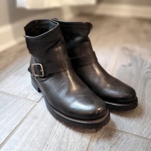 FRYE BOOTS Size 9